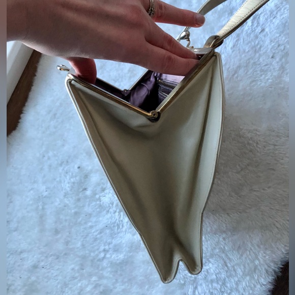 Vintage Cream Purse - Picture 6 of 8